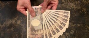 Weak yen unlikely to end Japan's rally