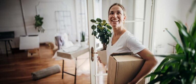 MeDirect customers who use their Mastercard debit cards between 3rd November and 31st December 2025 can benefit from €20 cashback each month